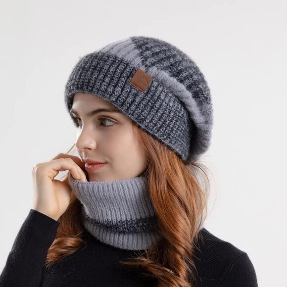 Women Beanie Neckerchief with Detachable Hair Plush Warm Winter Hat main image 5